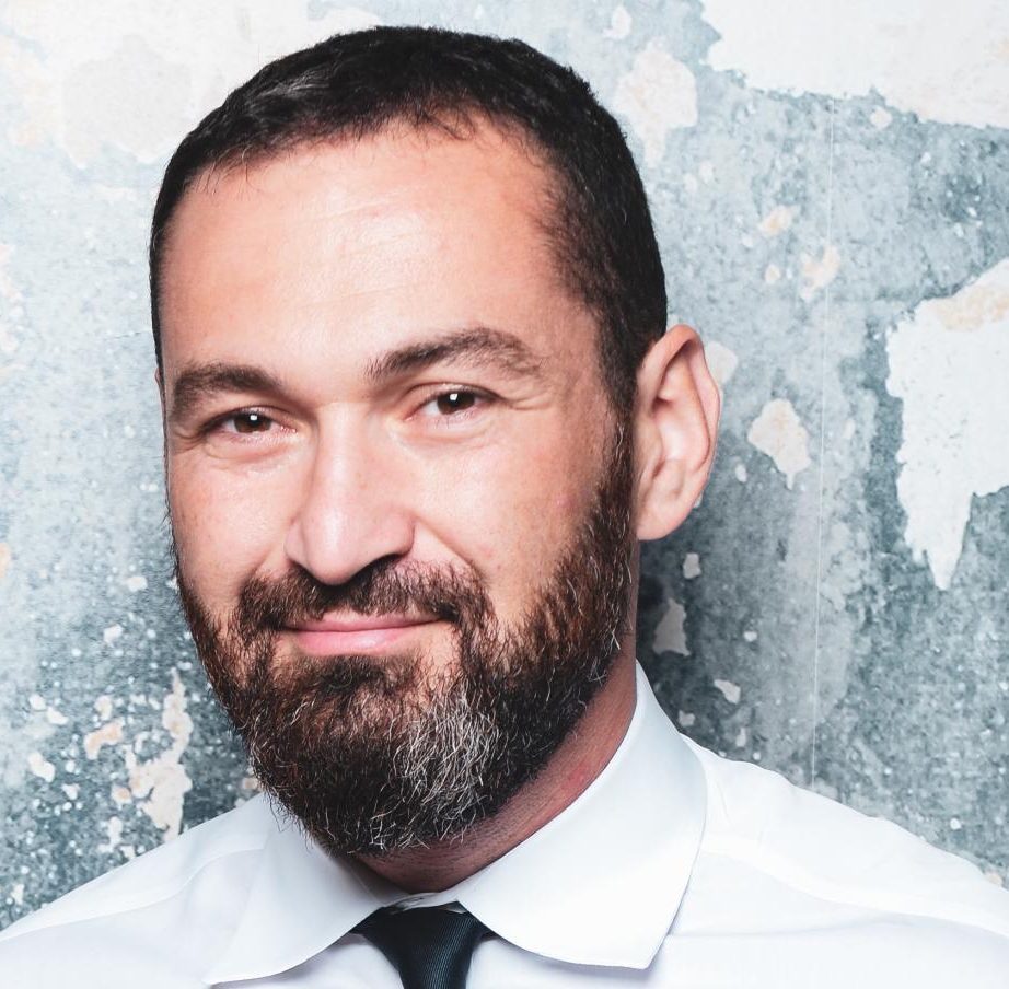 Dr. med. Okan Demir – Facharzt für Arbeitsmedizin bei der Betreuung von Unternehmen